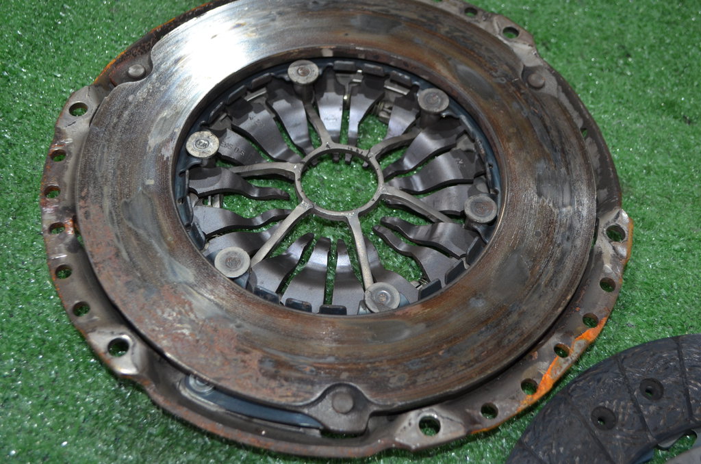 415031810 Маховик в сборе с комплектом сцепления Ford Mondeo IV 2007> 2008г. (OEM 415031810) 415031810 Маховик в сборе с комплектом сцепления Ford Mondeo IV 2007> 2008г. (OEM 415031810)