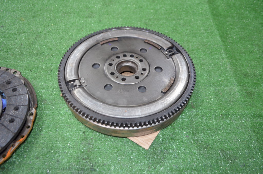 415031810 Маховик в сборе с комплектом сцепления Ford Mondeo IV 2007> 2008г. (OEM 415031810) 415031810 Маховик в сборе с комплектом сцепления Ford Mondeo IV 2007> 2008г. (OEM 415031810)