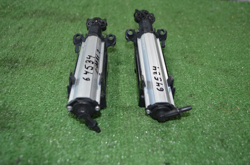 308457 Форсунка омывателя фары Ford Ford C-MAX 2 2012г. (OEM 308457) 308457 Форсунка омывателя фары Ford Ford C-MAX 2 2012г. (OEM 308457)