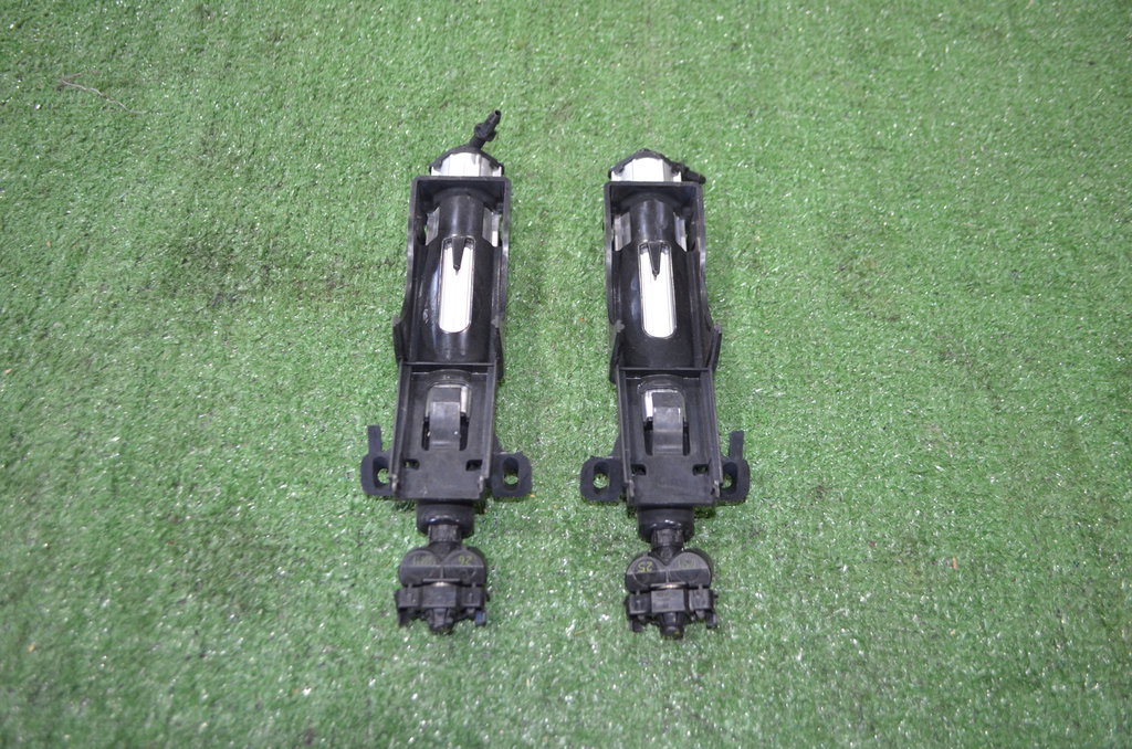 308457 Форсунка омывателя фары Ford Ford C-MAX 2 2012г. (OEM 308457) 308457 Форсунка омывателя фары Ford Ford C-MAX 2 2012г. (OEM 308457)