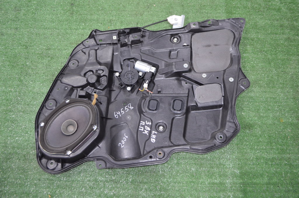 bp4k5897xg Стеклоподъемник двери передней правой Mazda Mazda 3 (BK) 2002-2009 2007 г. bp4k5897xg Стеклоподъемник двери передней правой