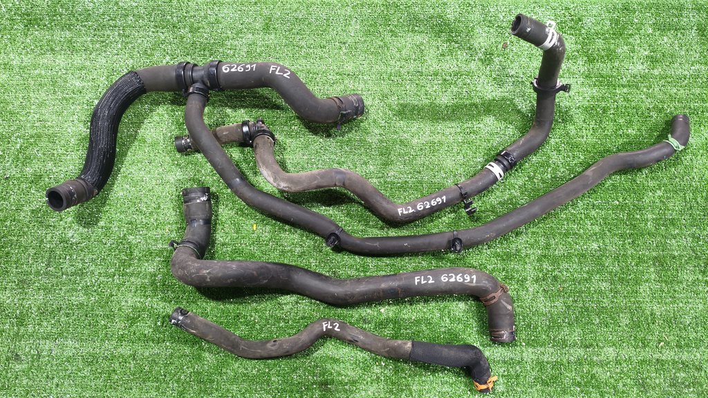 215030015R Патрубки системы охлаждения, патрубок Renault Fluence 2010> 2012 г. 215030015R Автозапчасти для Renault Fluence 2010> с авторазборки