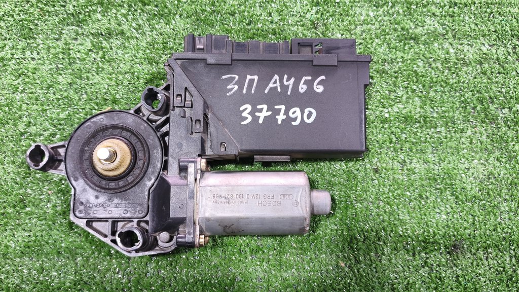 8e0959802a Моторчик стеклоподъемника двери задней правой Audi A4 (B6) 2000-2004 2003 г. 8e0959802a Автозапчасти для Audi A4 (B6) 2000-2004 с авторазборки