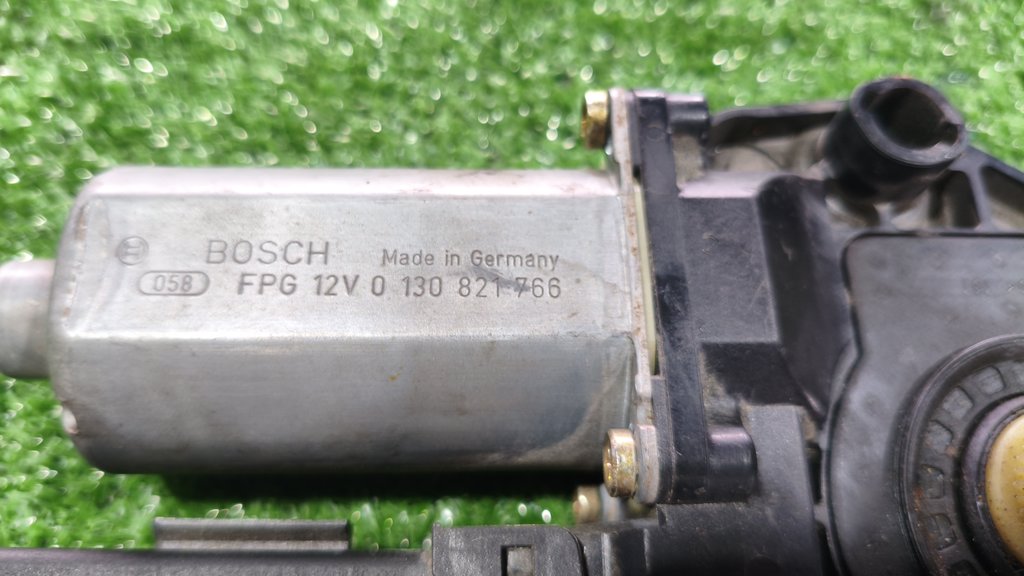 8e0959802a Моторчик стеклоподъемника двери задней правой Audi A4 (B6) 2000-2004 2003г. (OEM 8e0959802a) 8e0959802a Моторчик стеклоподъемника двери задней правой Audi A4 (B6) 2000-2004 2003г. (OEM 8e0959802a)