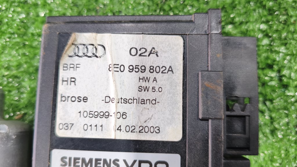 8e0959802a Моторчик стеклоподъемника двери задней правой Audi A4 (B6) 2000-2004 2003г. (OEM 8e0959802a) 8e0959802a Моторчик стеклоподъемника двери задней правой Audi A4 (B6) 2000-2004 2003г. (OEM 8e0959802a)