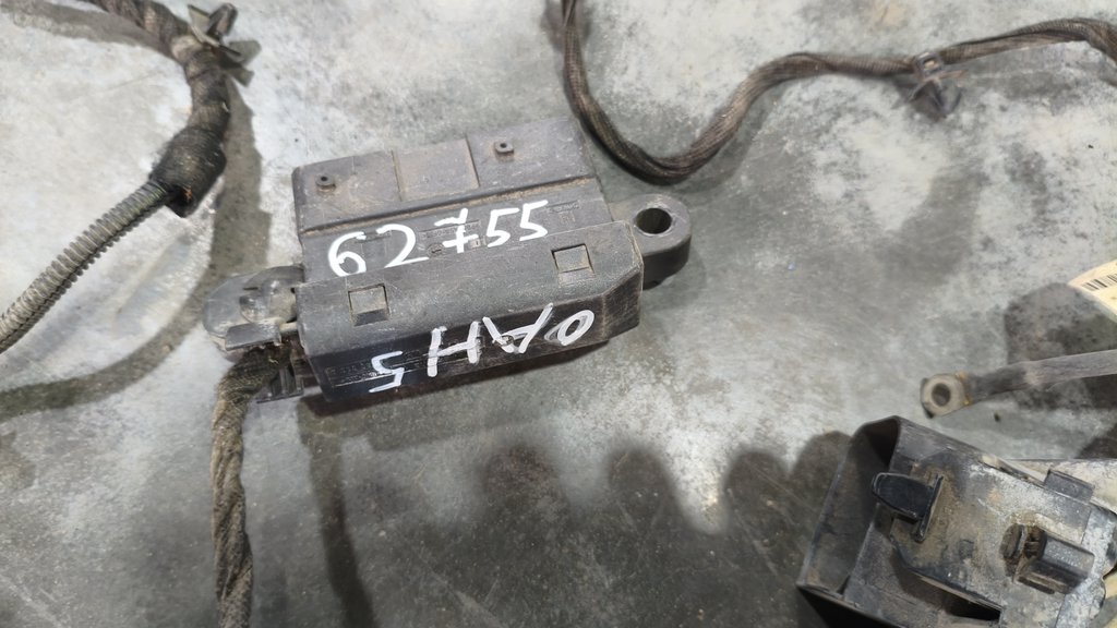 13243735 Проводка подкапотная Opel Astra H 2007-2010 2008г. (OEM 13243735) 13243735 Проводка подкапотная Opel Astra H 2007-2010 2008г. (OEM 13243735)