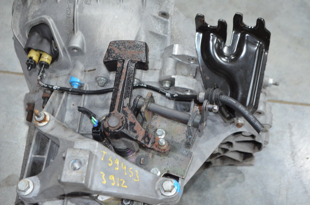6m5r7002zb МКПП (механическая коробка переключения передач) Ford Focus II 2008-2011 2011г. (OEM 6m5r7002zb) 6m5r7002zb МКПП (механическая коробка переключения передач) Ford Focus II 2008-2011 2011г. (OEM 6m5r7002zb)