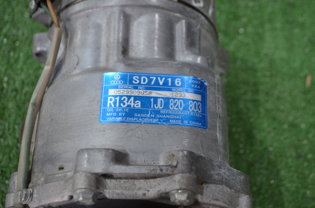 1jd820803 Компрессор кондиционера Volkswagen Golf IV 2003-2007 0г. (OEM 1jd820803) 1jd820803 Компрессор кондиционера Volkswagen Golf IV 2003-2007 0г. (OEM 1jd820803)