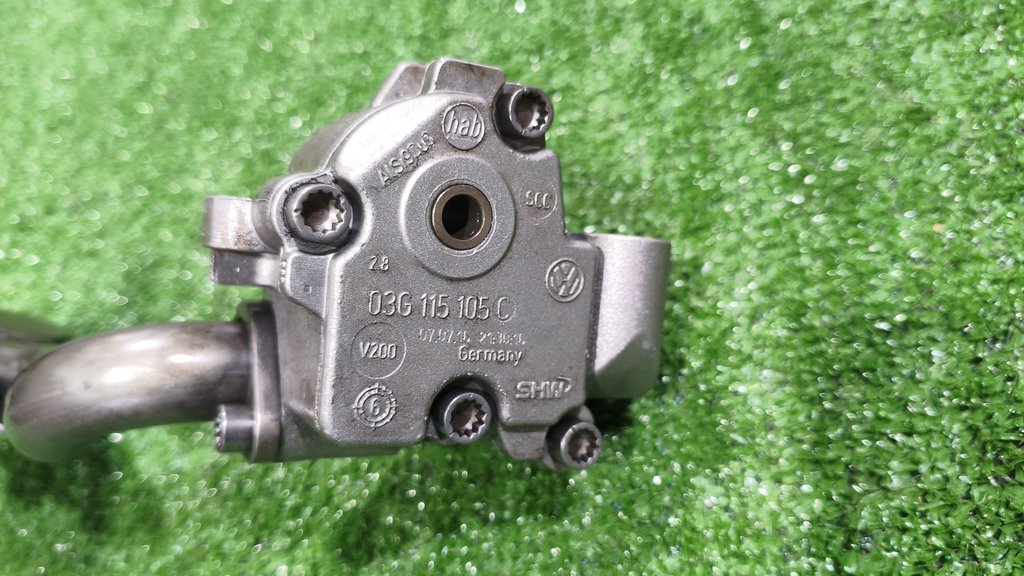 03g115105c Насос масляный Volkswagen Passat (B6) 2005-2010 2007г. (OEM 03g115105c) 03g115105c Насос масляный Volkswagen Passat (B6) 2005-2010 2007г. (OEM 03g115105c)