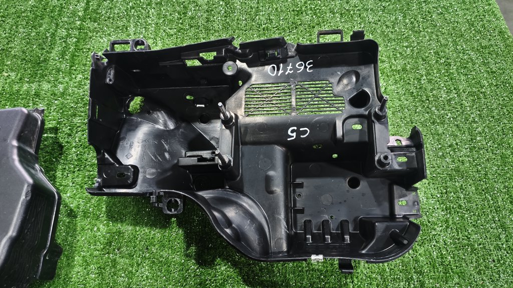 9687677280 Корпус блока предохранителей подкапотного Citroen C5/2 2008-2014 2008г. (OEM 9687677280) 9687677280 Корпус блока предохранителей подкапотного Citroen C5/2 2008-2014 2008г. (OEM 9687677280)