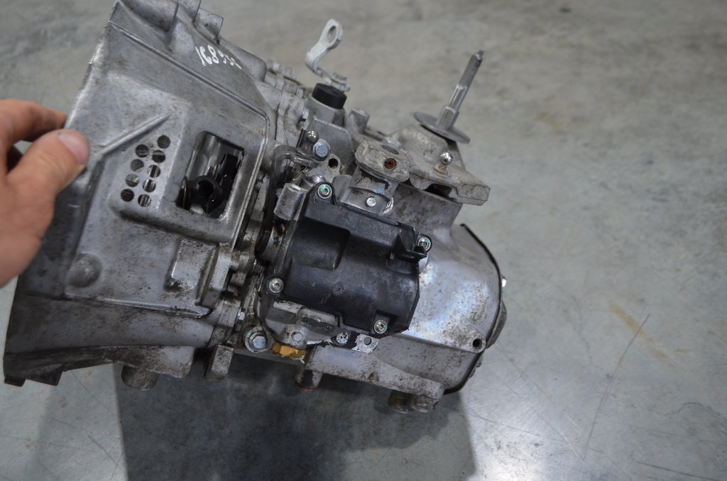 20EA12 МКПП (механическая коробка переключения передач) Peugeot 308 2007> 0г. (OEM 20EA12) 20EA12 МКПП (механическая коробка переключения передач) Peugeot 308 2007> 0г. (OEM 20EA12)