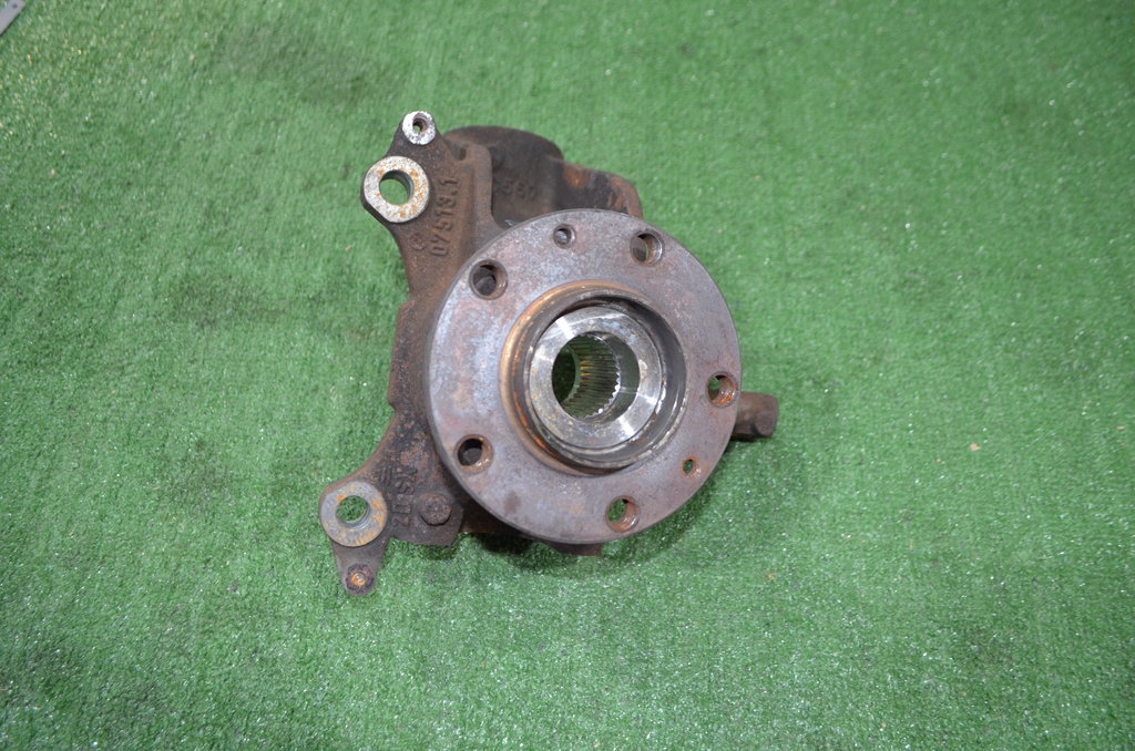 1357004080 Кулак поворотный передний левый Peugeot BOXER 2 2014г. (OEM 1357004080) 1357004080 Кулак поворотный передний левый Peugeot BOXER 2 2014г. (OEM 1357004080)
