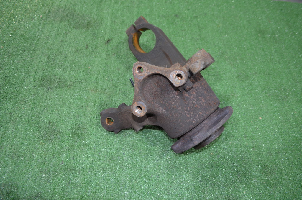 1357004080 Кулак поворотный передний левый Peugeot BOXER 2 2014г. (OEM 1357004080) 1357004080 Кулак поворотный передний левый Peugeot BOXER 2 2014г. (OEM 1357004080)