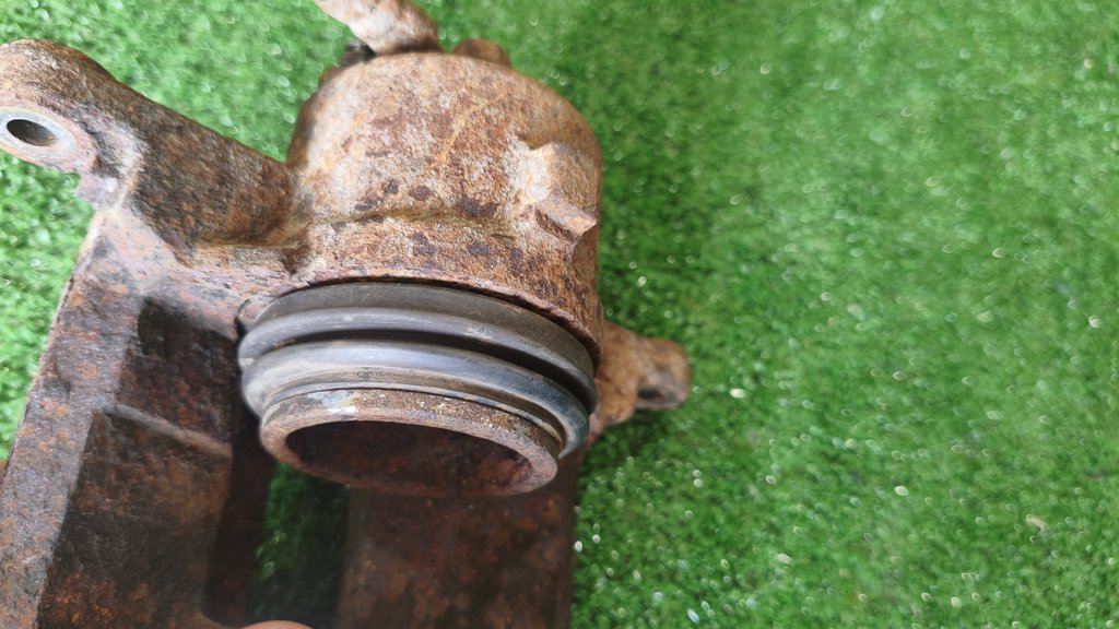 4775002100 Суппорт передний левый Toyota Corolla E12 2001-2006 2003г. (OEM 4775002100) 4775002100 Суппорт передний левый Toyota Corolla E12 2001-2006 2003г. (OEM 4775002100)