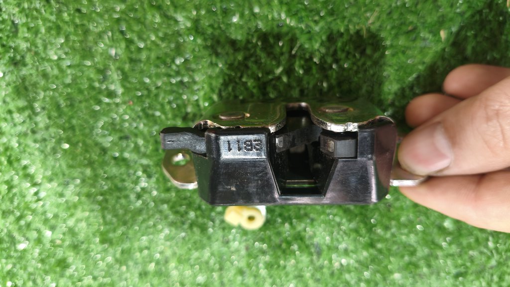 96454966 Замок крышки багажника Chevrolet Aveo (Т255) 2008-2011 2011г. (OEM 96454966) 96454966 Замок крышки багажника Chevrolet Aveo (Т255) 2008-2011 2011г. (OEM 96454966)
