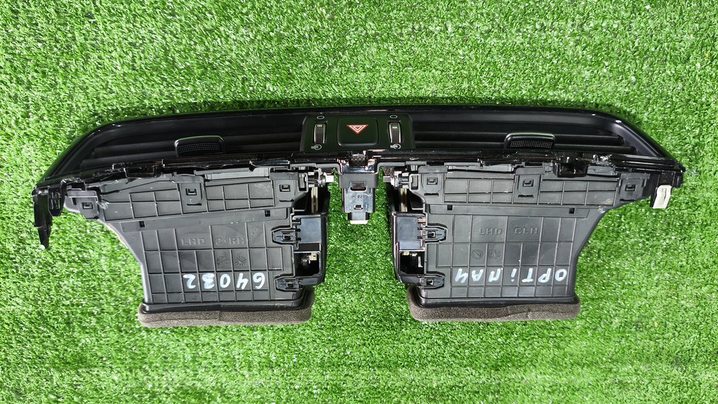 84760d4000wk Воздуховод<br />отопителя, дефлектор торпеды центральный Kia Optima lV 2015 г. 84760d4000wk Воздуховод отопителя Kia Optima lV