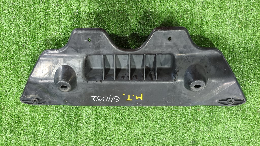 6c1117g750aa Кронштейн переднего бампера