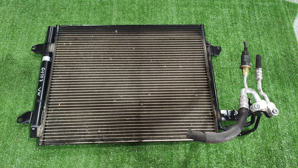 1T0820411B Радиатор кондиционера Volkswagen Touran 2003-2010 2008 г. 1T0820411B Радиатор кондиционера