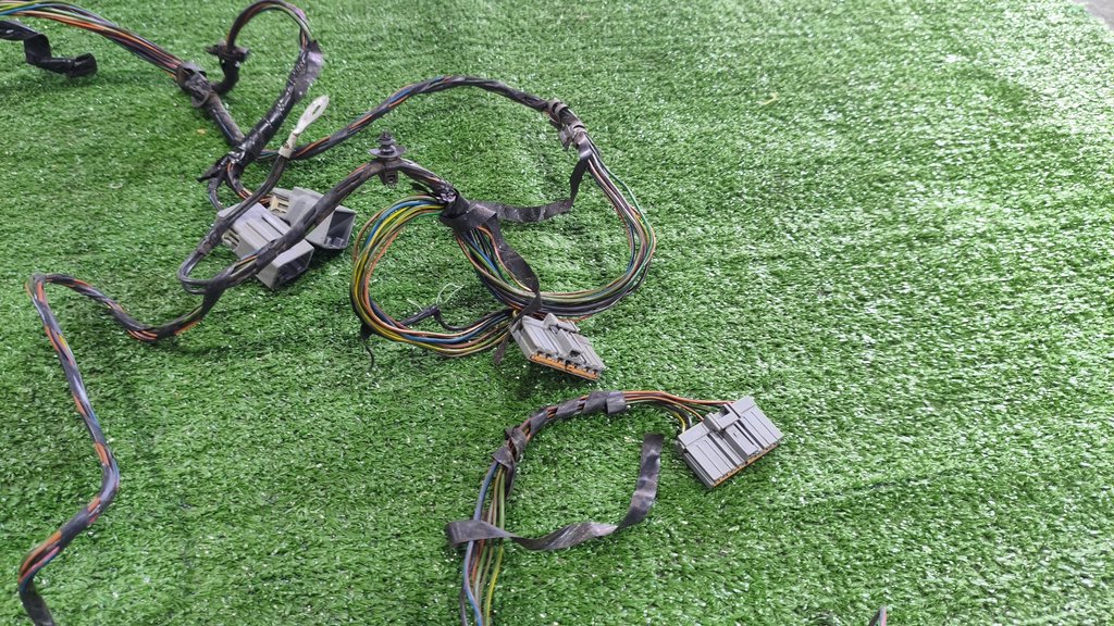 1s7t18c619 Проводка салонная Ford Mondeo III 2000-2007 2003г. (OEM 1s7t18c619) 1s7t18c619 Проводка салонная Ford Mondeo III 2000-2007 2003г. (OEM 1s7t18c619)