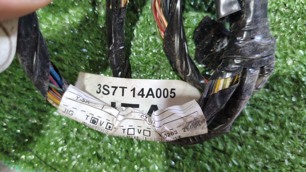 1s7t18c619 Проводка салонная Ford Mondeo III 2000-2007 2003г. (OEM 1s7t18c619) 1s7t18c619 Проводка салонная Ford Mondeo III 2000-2007 2003г. (OEM 1s7t18c619)