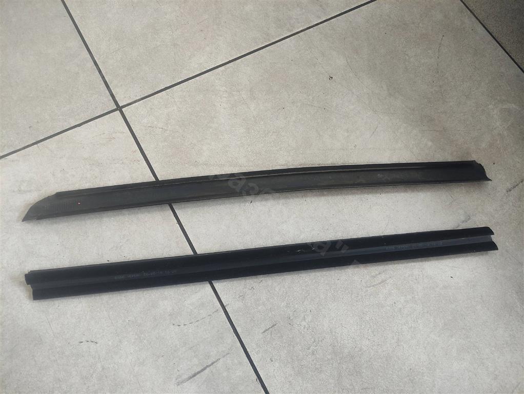 98408394 Уплотнитель стекла двери Iveco Stralis 2007-2012 2007г. (OEM 98408394) 98408394 Уплотнитель стекла двери Iveco Stralis 2007-2012 2007г. (OEM 98408394)