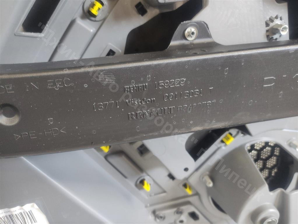 82400783 Обшивка двери правая Renault T 2013> 0г. (OEM 82400783) 82400783 Обшивка двери правая Renault T 2013> 0г. (OEM 82400783)