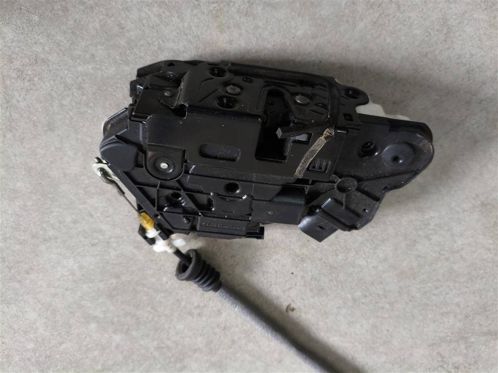 5n1837015d Замок двери передней левой Volkswagen Tiguan 2007-2011 2010г. (OEM 5n1837015d) 5n1837015d Замок двери передней левой Volkswagen Tiguan 2007-2011 2010г. (OEM 5n1837015d)