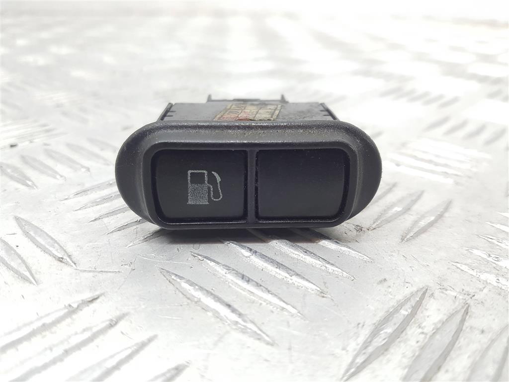 кнопка открывания бака volkswagen polo. кнопка багажника авенсис т220. кнопка открывания бака. блок кнопок багажника и бензобака тойота с подсветкой. кнопка открытия лючка бензобака камри 70.