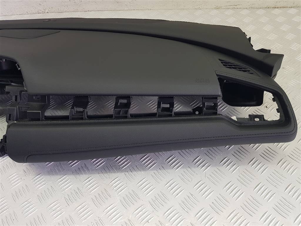Торпедо (панель передняя) Honda Civic 10 купить в Беларуси