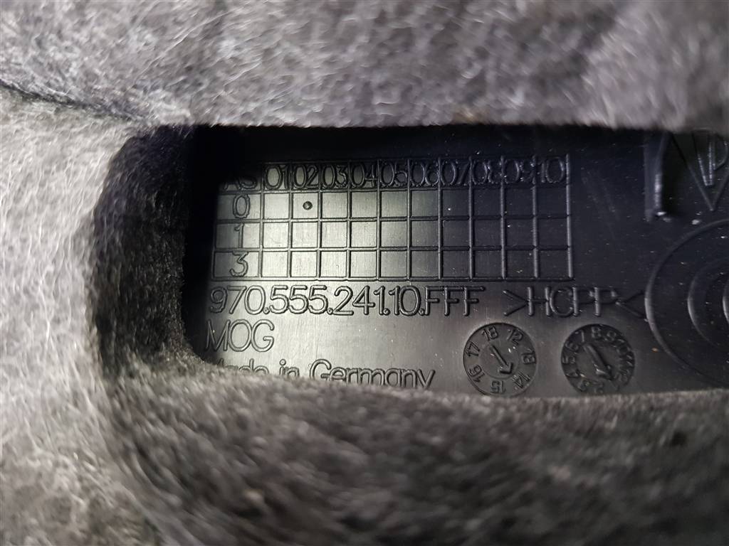 Обшивка крышки багажника Porsche Panamera (970) купить в России