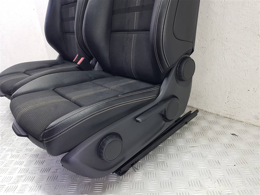 Салон (сидения) комплект Mercedes GLA-Class (X156) купить в Беларуси