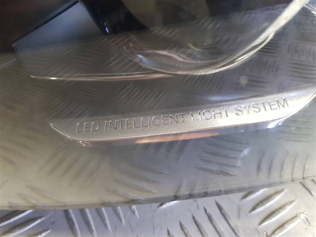 Фара передняя правая Mercedes C-Class (W205) купить в России