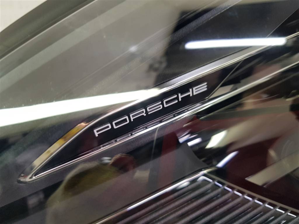 Фара передняя правая Porsche Macan купить в Беларуси