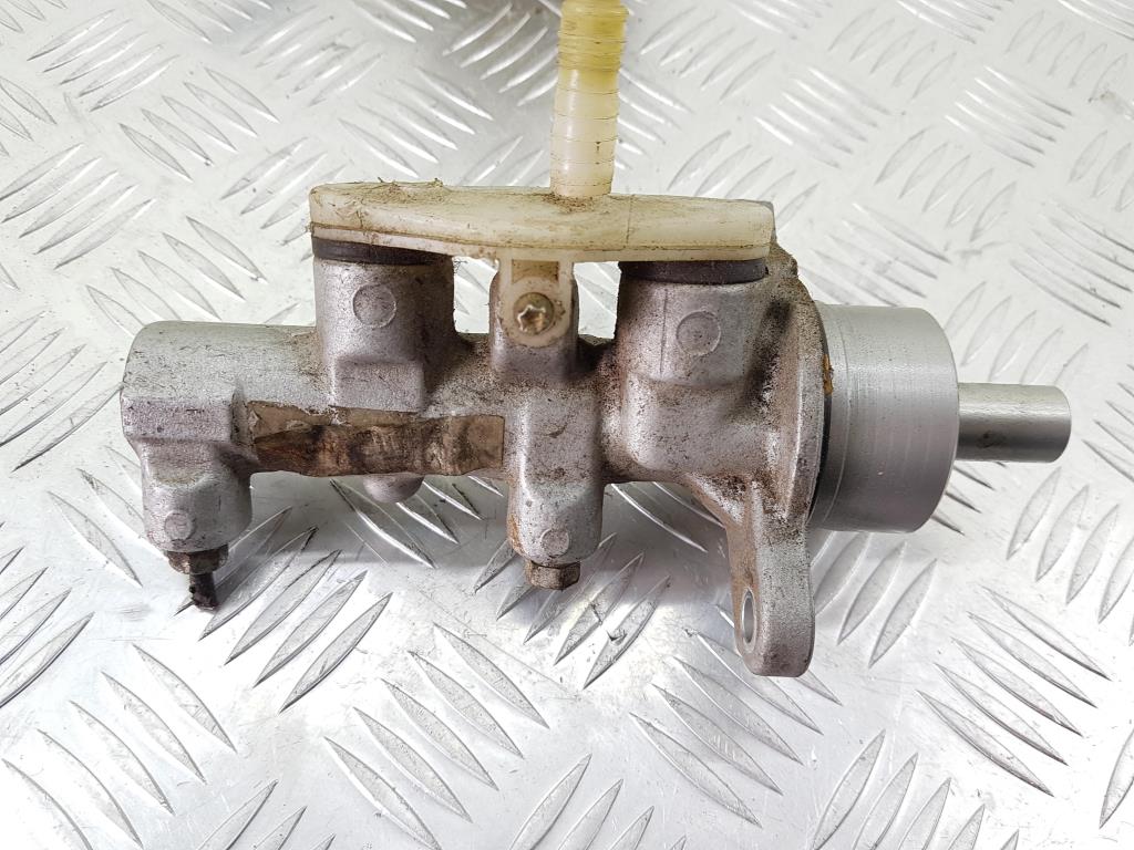 Опель гтц. Бачок тормозной жидкости suzuki grand vitara 2006. Opel frontera a 2. Опель гтц. Тормозной бачок сузуки гранд витара.