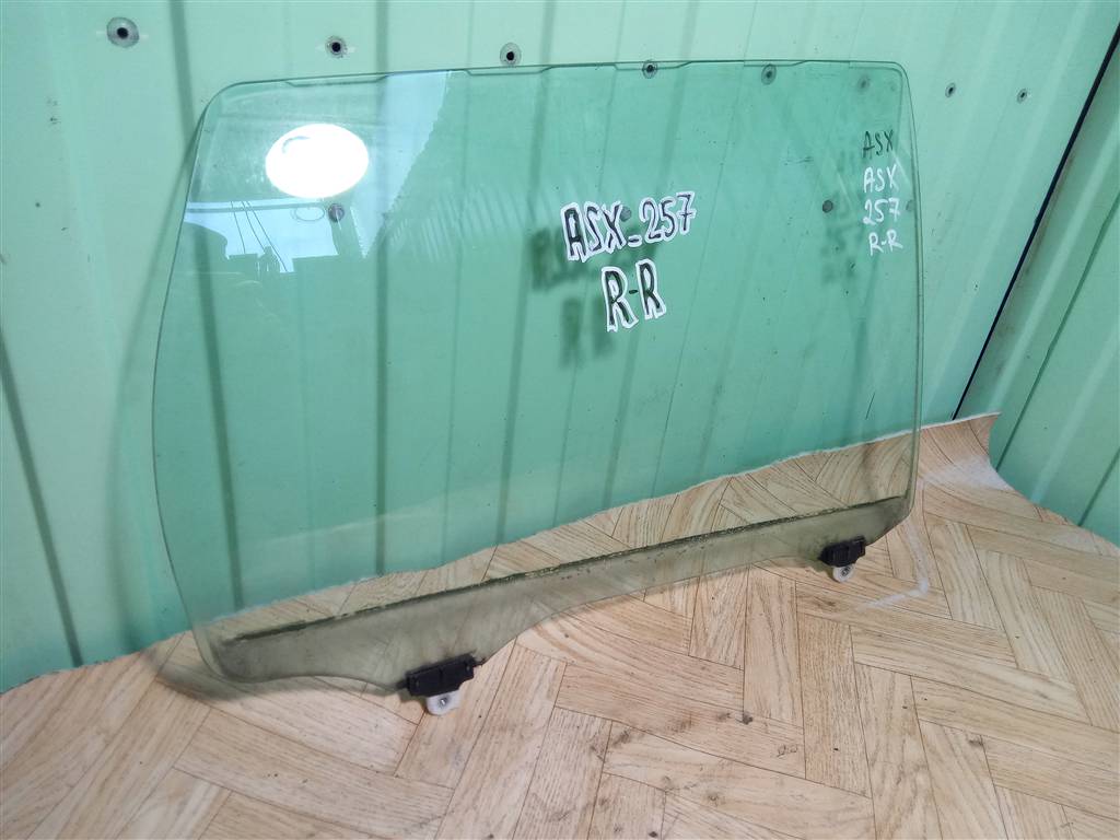 Стекло заднее правое