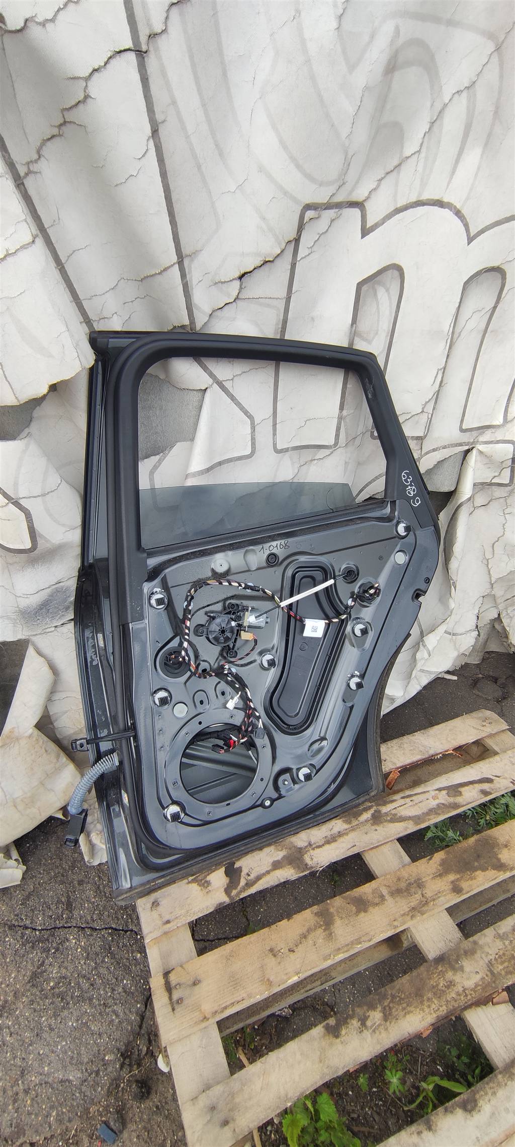 Дверь задняя правая